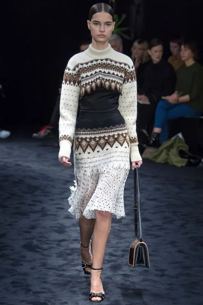 Look 52